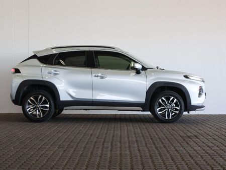 2026-Toyota-Starlet-Cross-15XR_8