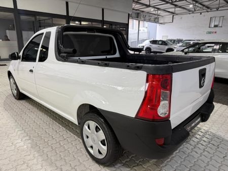2024-Nissan-NP200-16-AC-Safety-Pack_10
