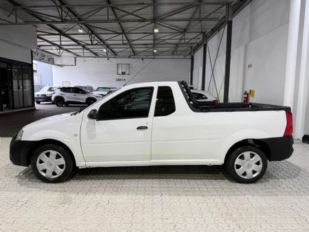 2024-Nissan-NP200-16-AC-Safety-Pack_8