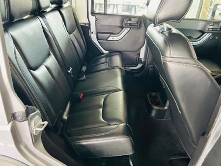 2016-Jeep-Wrangler-Unlimited-Sahara-36-V6-Auto_9