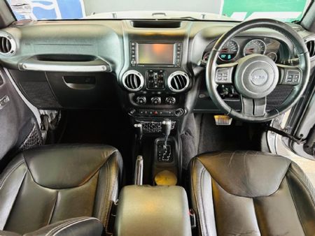 2016-Jeep-Wrangler-Unlimited-Sahara-36-V6-Auto_10