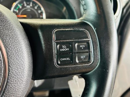 2016-Jeep-Wrangler-Unlimited-Sahara-36-V6-Auto_12