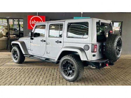 2016-Jeep-Wrangler-Unlimited-Sahara-36-V6-Auto_4