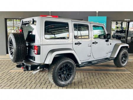 2016-Jeep-Wrangler-Unlimited-Sahara-36-V6-Auto_6