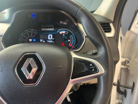 2023-Renault-Triber-10-Intens-Auto_16