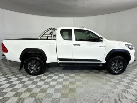 2022-Toyota-Hilux-24-GD-6-Raised-Body-Raider-Auto-Extended-Cab_14