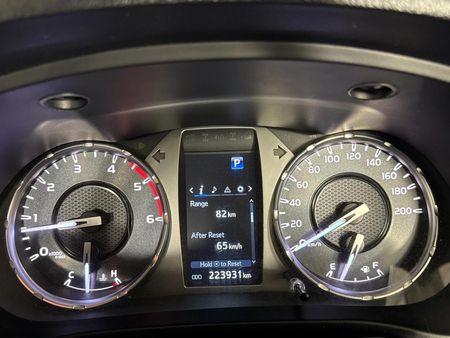 2022-Toyota-Hilux-24-GD-6-Raised-Body-Raider-Auto-Extended-Cab_2