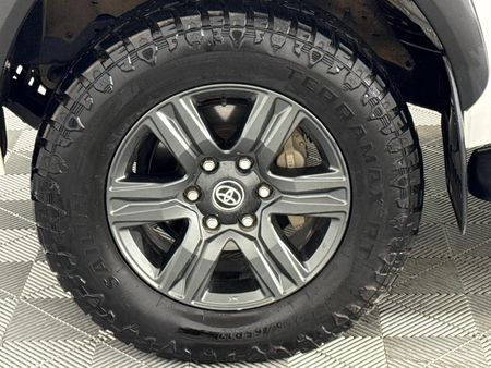 2022-Toyota-Hilux-24-GD-6-Raised-Body-Raider-Auto-Extended-Cab_3