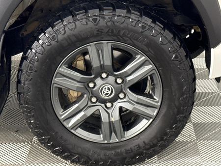 2022-Toyota-Hilux-24-GD-6-Raised-Body-Raider-Auto-Extended-Cab_4