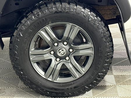 2022-Toyota-Hilux-24-GD-6-Raised-Body-Raider-Auto-Extended-Cab_5