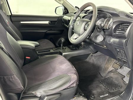 2022-Toyota-Hilux-24-GD-6-Raised-Body-Raider-Auto-Extended-Cab_8
