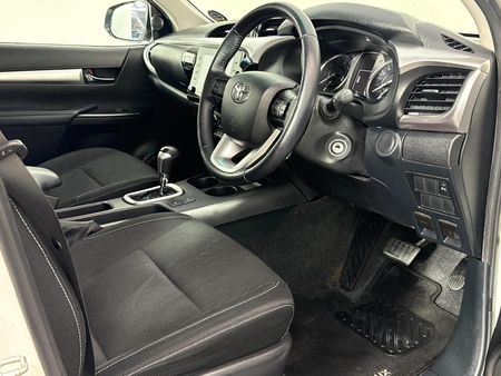 2024-Toyota-Hilux-28-GD-6-Raised-Body-Raider-Auto-Double-Cab_9