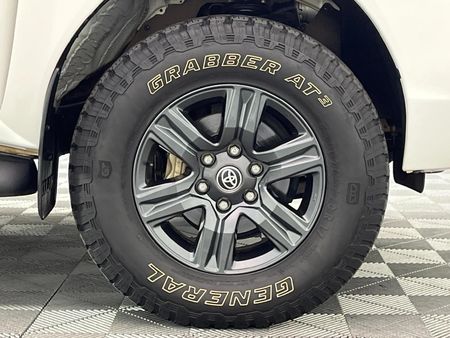 2024-Toyota-Hilux-28-GD-6-Raised-Body-Raider-Auto-Double-Cab_4