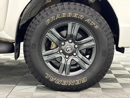 2024-Toyota-Hilux-28-GD-6-Raised-Body-Raider-Auto-Double-Cab_5