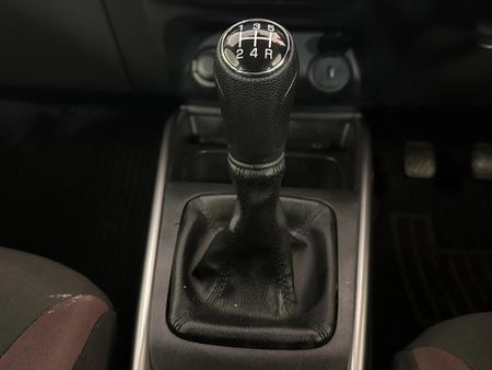 2026-Toyota-Starlet-Cross-15XR_9