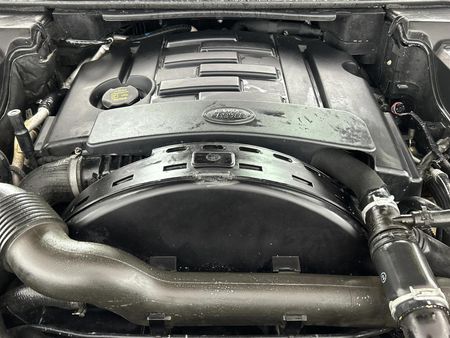 2013-Land-Rover-Discovery-4-30-TD-SD-V6-SE_13