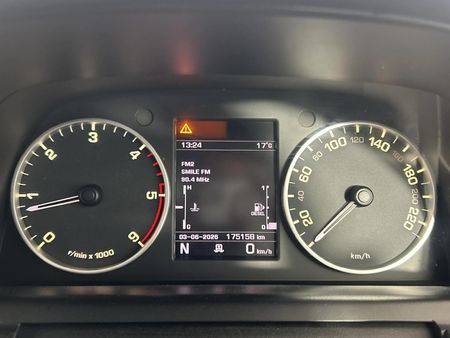 2013-Land-Rover-Discovery-4-30-TD-SD-V6-SE_2