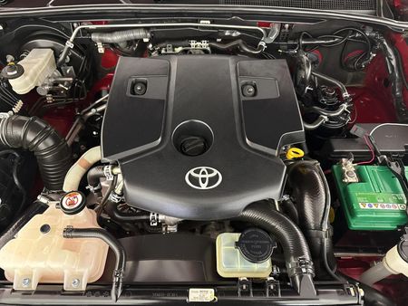 2019-Toyota-Hilux-28-GD-6-Raised-Body-Auto-Raider-Double-Cab_11