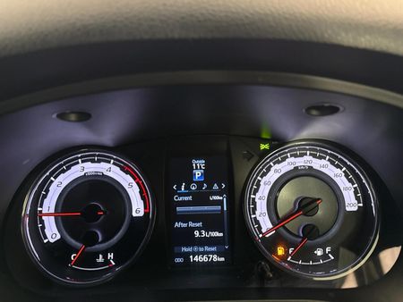 2019-Toyota-Hilux-28-GD-6-Raised-Body-Auto-Raider-Double-Cab_2