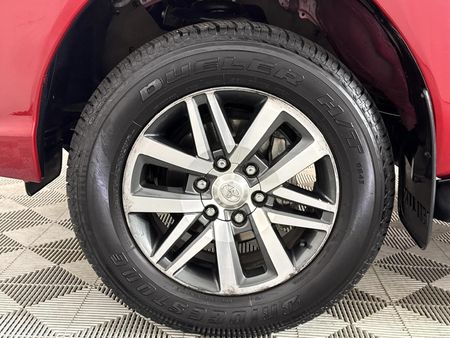 2019-Toyota-Hilux-28-GD-6-Raised-Body-Auto-Raider-Double-Cab_4