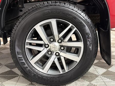 2019-Toyota-Hilux-28-GD-6-Raised-Body-Auto-Raider-Double-Cab_6