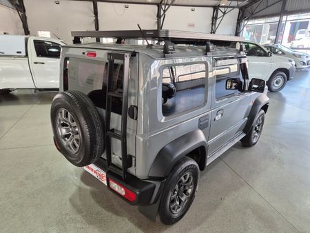2022-Suzuki-Jimny-15-GLX-Auto_12