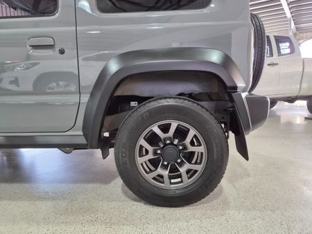 2022-Suzuki-Jimny-15-GLX-Auto_13