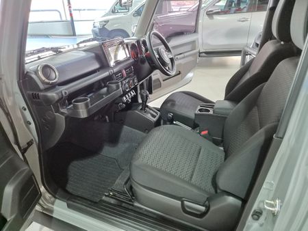2022-Suzuki-Jimny-15-GLX-Auto_14