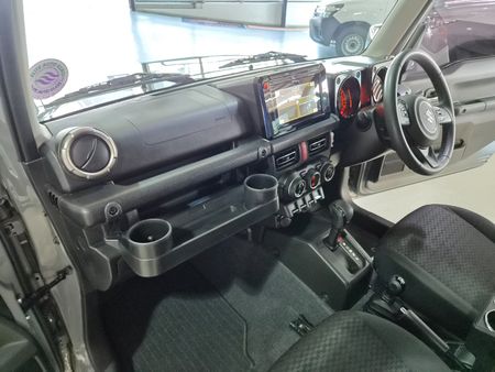 2022-Suzuki-Jimny-15-GLX-Auto_15
