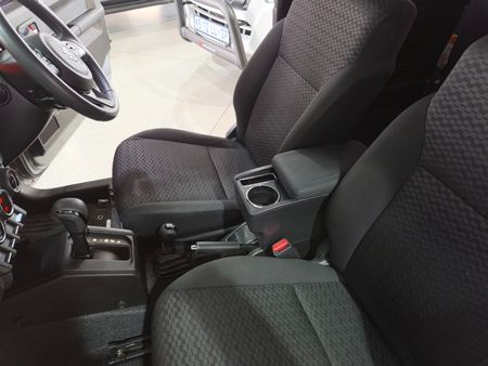 2022-Suzuki-Jimny-15-GLX-Auto_16