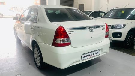 2018-Toyota-Etios-15-XS-5-dr-Petrol-Manual_6