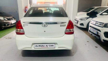 2018-Toyota-Etios-15-XS-5-dr-Petrol-Manual_7