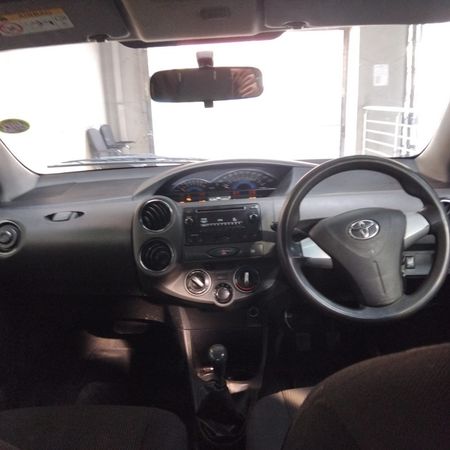 2018-Toyota-Etios-15-XS_6