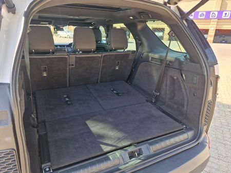 2018-Land-Rover-Discovery-20-SE_9
