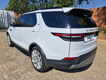 2018-Land-Rover-Discovery-20-SE_3