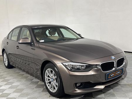 2012-BMW-3-Series-320i-Auto_16