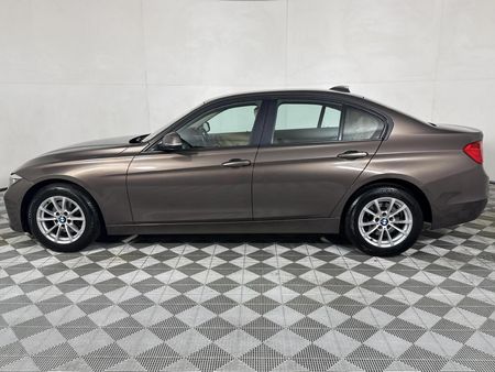 2012-BMW-3-Series-320i-Auto_19