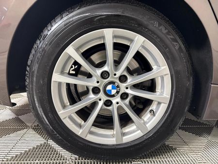 2012-BMW-3-Series-320i-Auto_6