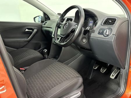 2020-Volkswagen-Polo-Vivo-16-Maxx-5-dr_9