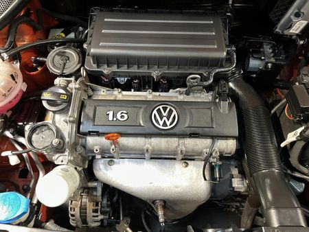 2020-Volkswagen-Polo-Vivo-16-Maxx-5-dr_12
