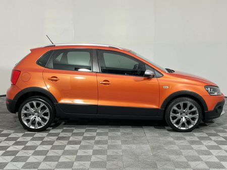 2020-Volkswagen-Polo-Vivo-16-Maxx-5-dr_18