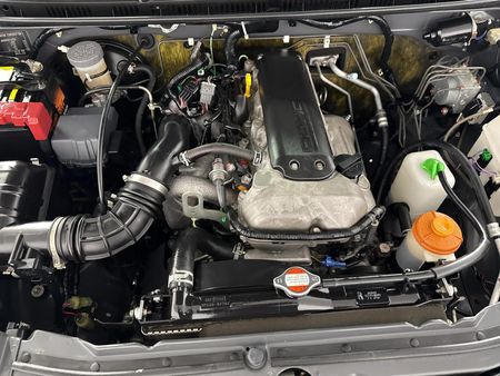 2017-Suzuki-Jimny-13_10