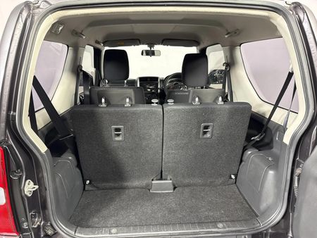 2017-Suzuki-Jimny-13_11