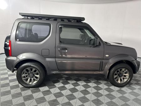 2017-Suzuki-Jimny-13_14