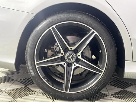 2017-Mercedes-Benz-C-Class-C-180-AMG-Line-Auto_5