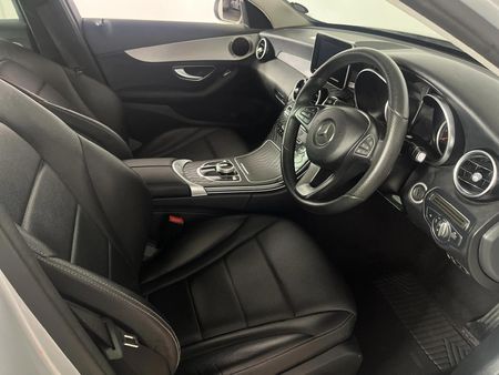 2017-Mercedes-Benz-C-Class-C-180-AMG-Line-Auto_7