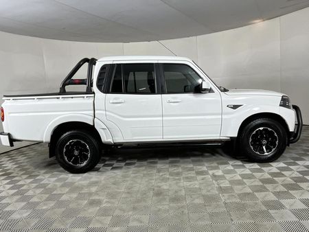 2024-Mahindra-Pik-Up-22-mHawk-S6-Karoo-Auto-Double-Cab_15
