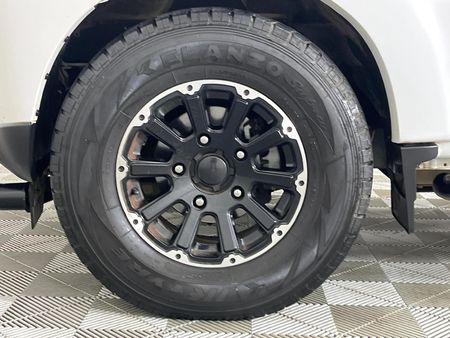 2024-Mahindra-Pik-Up-22-mHawk-S6-Karoo-Auto-Double-Cab_4