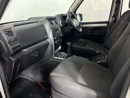 2024-Mahindra-Pik-Up-22-mHawk-S6-Karoo-Auto-Double-Cab_7