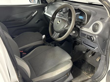 2015-Chevrolet-Utility-14-AC_7
